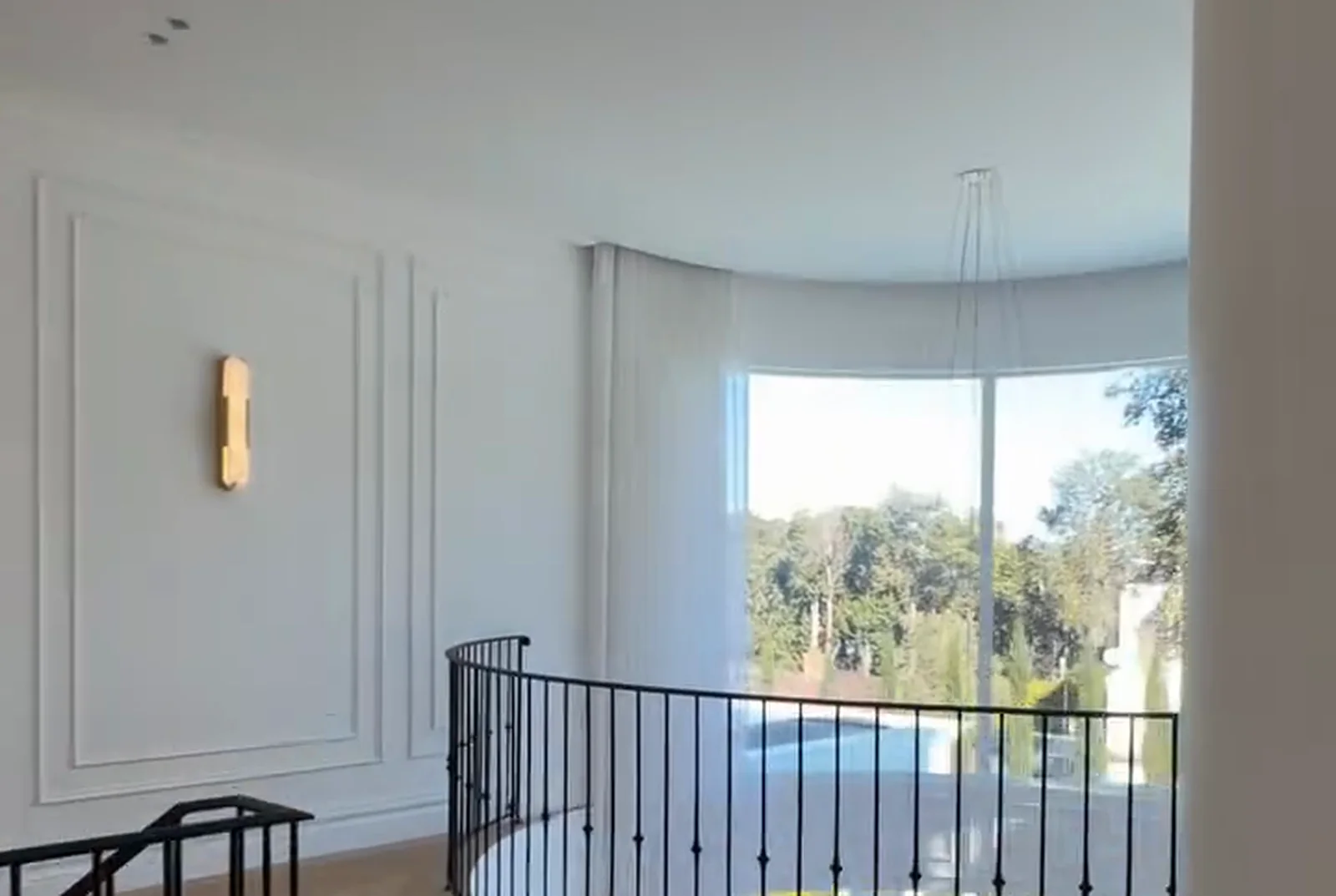 Holmes Residence entry hall